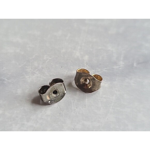 Gold Tone Metal Wavy Pierced Earrings Vintage - Picture 10 of 10